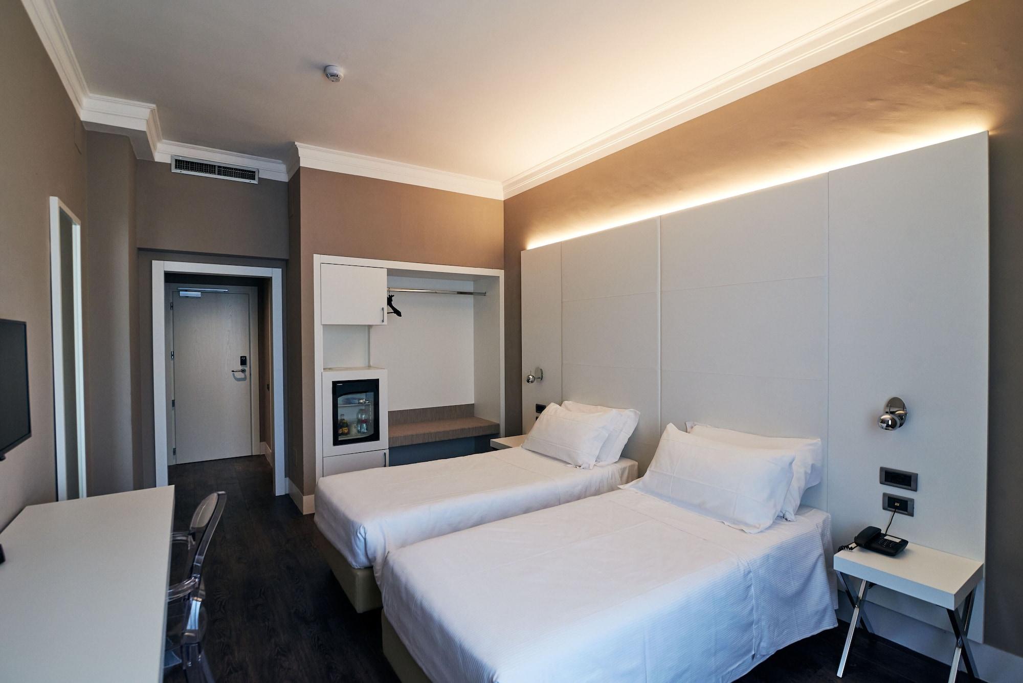 Hotel Poledrini Foligno Bagian luar foto