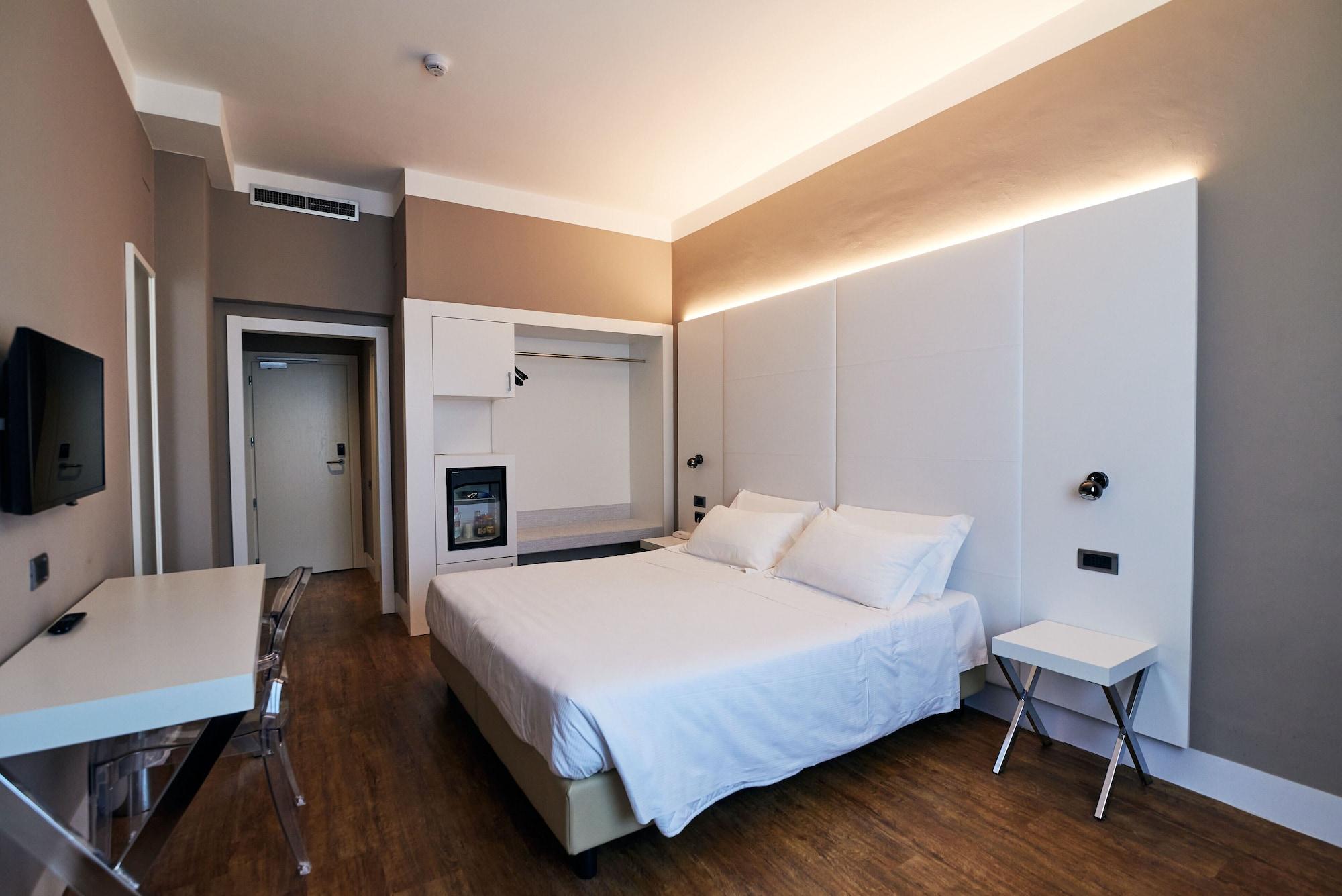 Hotel Poledrini Foligno Bagian luar foto