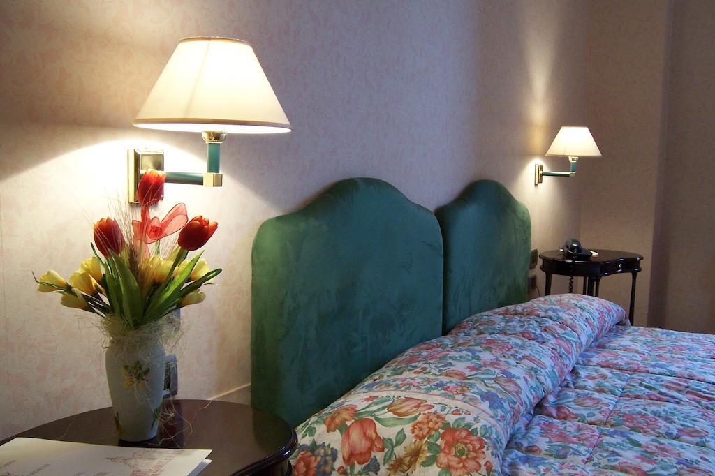Hotel Poledrini Foligno Ruang foto